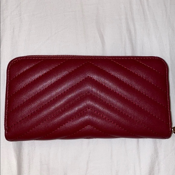 Burgundy wallet - Picture 2 of 11